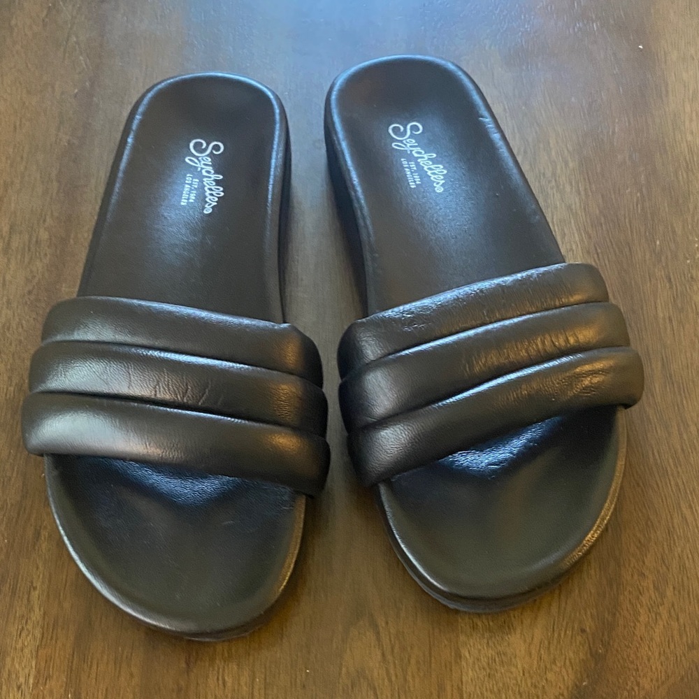 Seychelles Womens leather upper Black Padded Slide Sandals